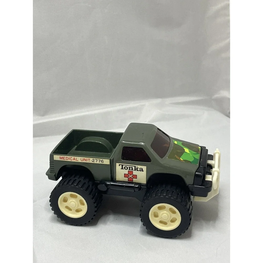 RARE‎ 1983 TONKA Medical Unit 2776 Power Wagon Clutch Popper Truck Toy Japan